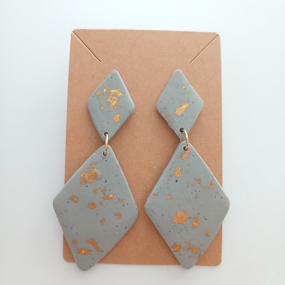 Fashion Jewelry Gray Dangle Earrings with Gold Leaf Accents